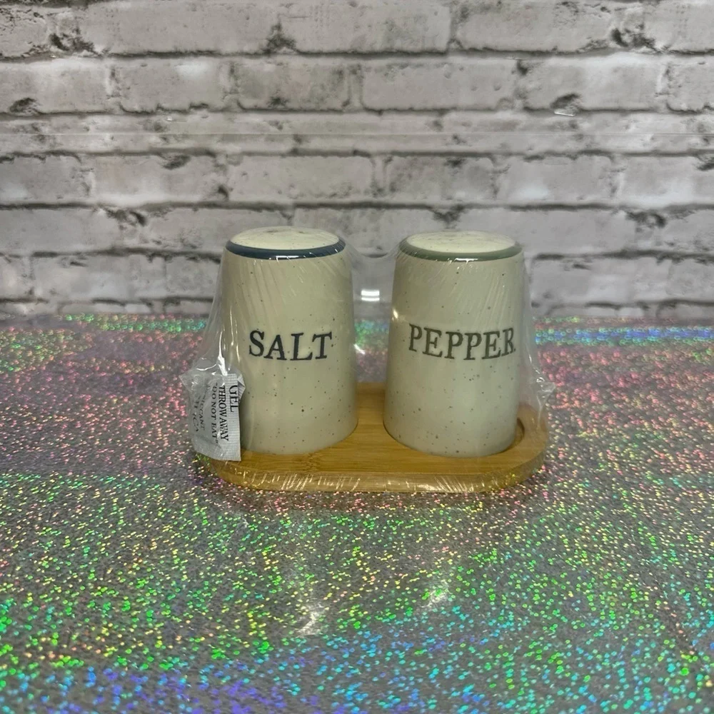 Salt And Pepper Shaker Set With Wood Base Beige NEW